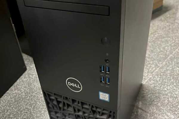 台式电脑（不含显示器、硬盘）、扫描仪、打印机、投影仪等办公设备及其他废旧物资一批