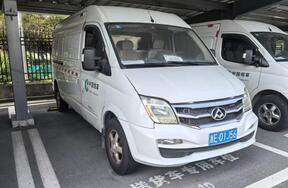 浙E01J56、浙E13G81两辆大通轻型二手货车打包拍卖（不包括车牌）
