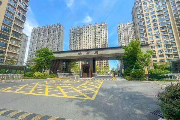 序号01：北仑区小港长山路50弄118号（映云庭）4幢1503室