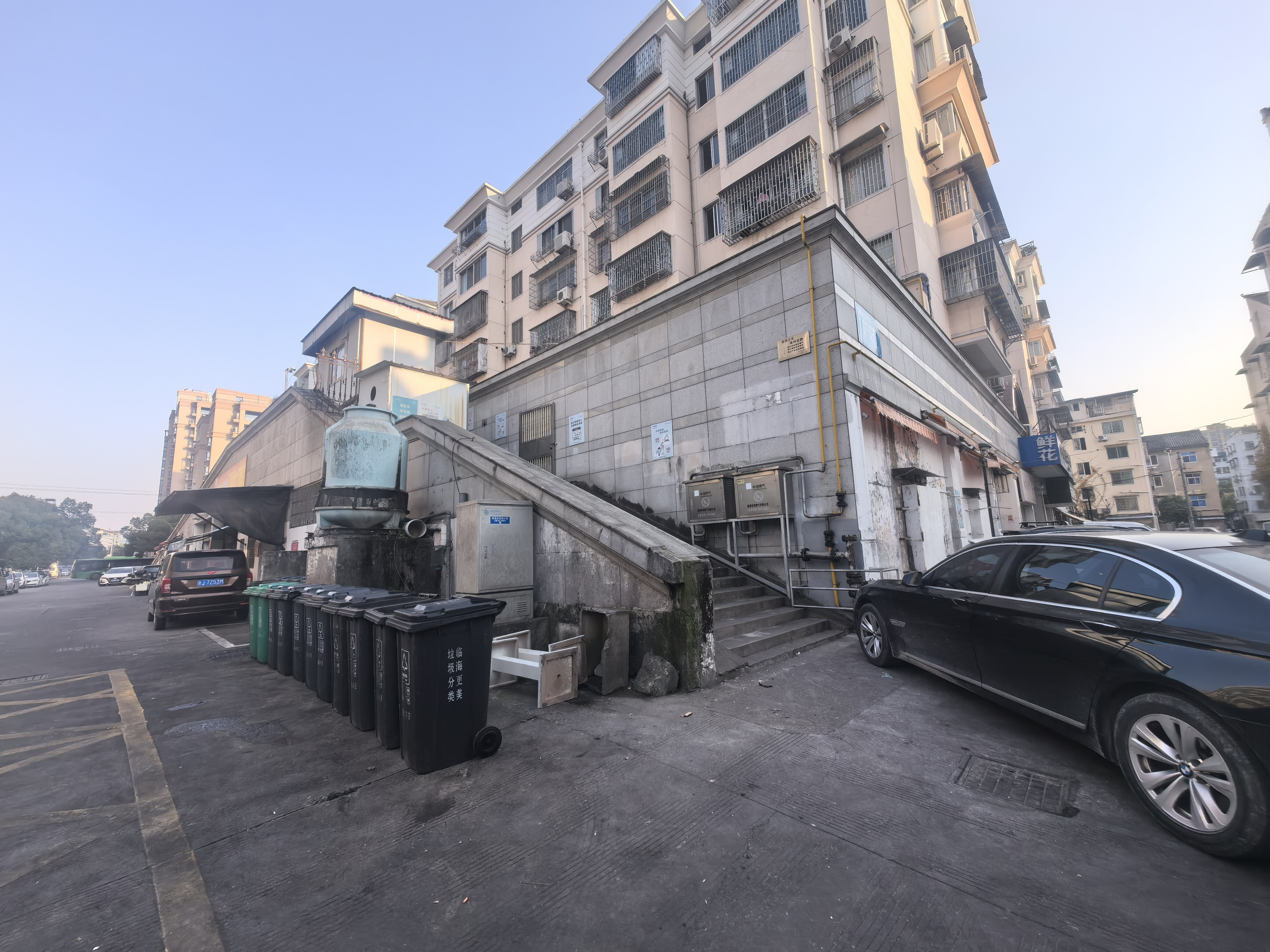 临海市古城街道花街路36号农贸市场一楼房屋的租赁权