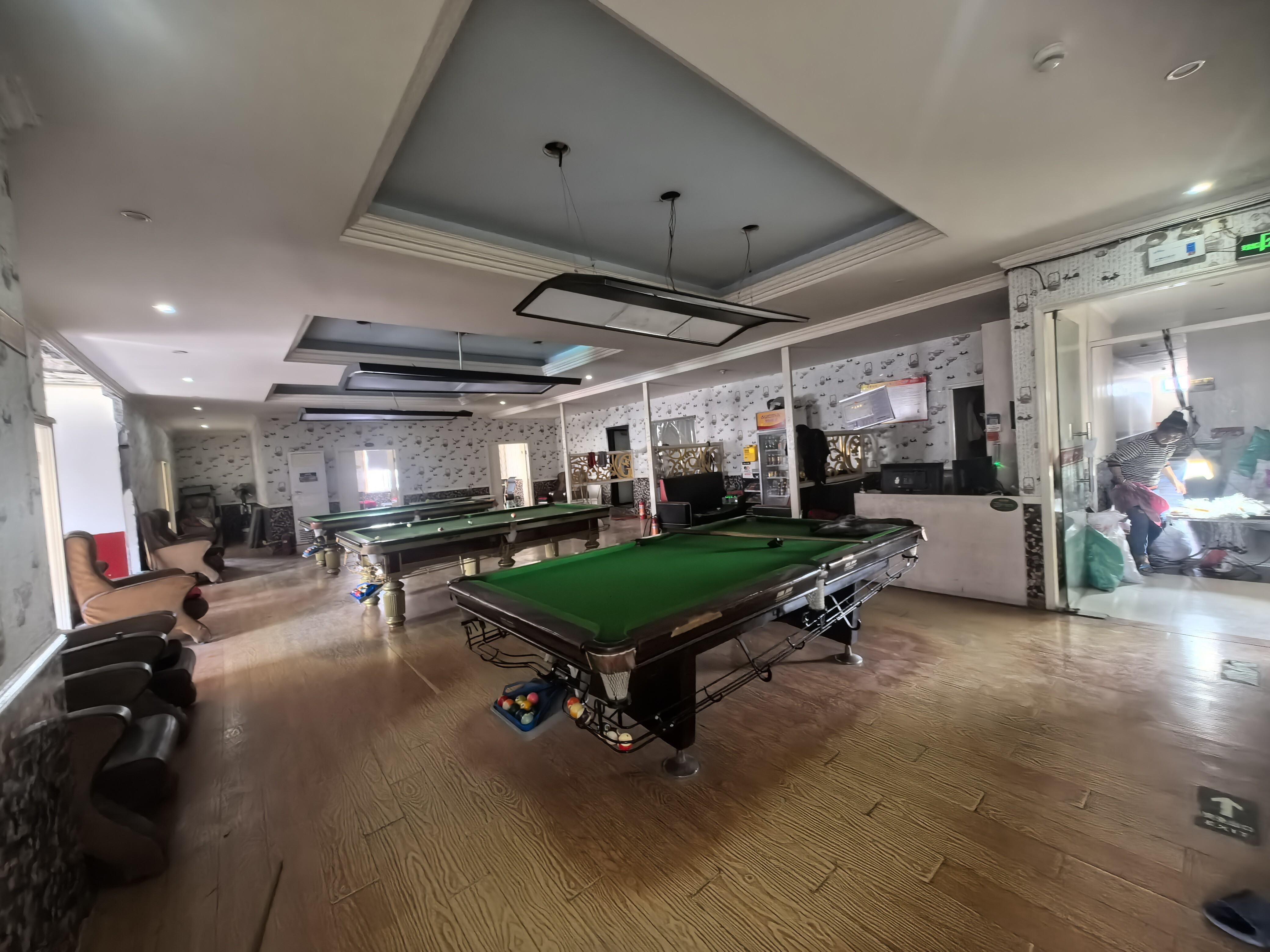 临海市邵家渡街道兴汇村办公楼对面2层店铺整体出租