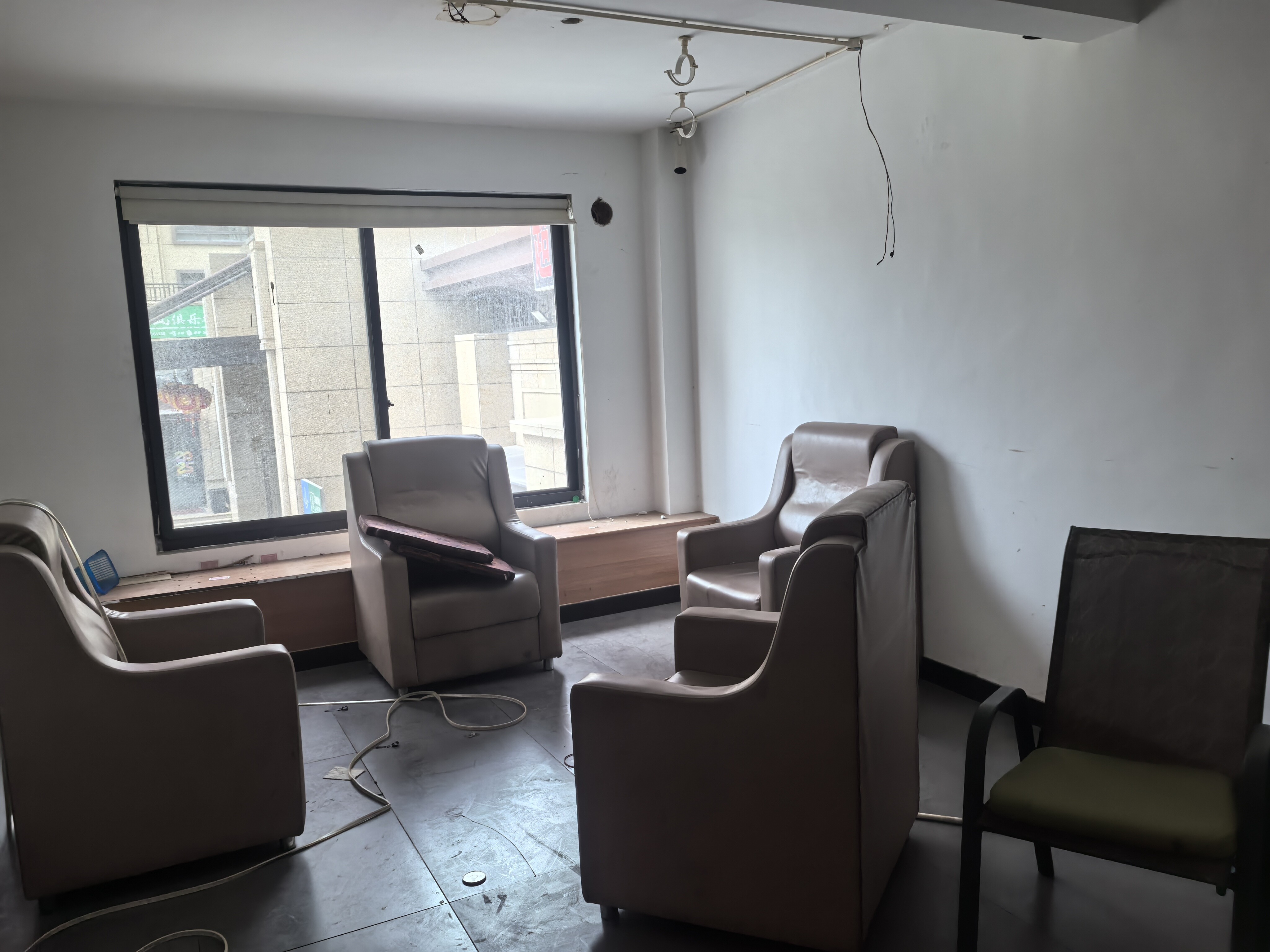 临海市大洋街道西林村西林家园物业经营用房的租赁权