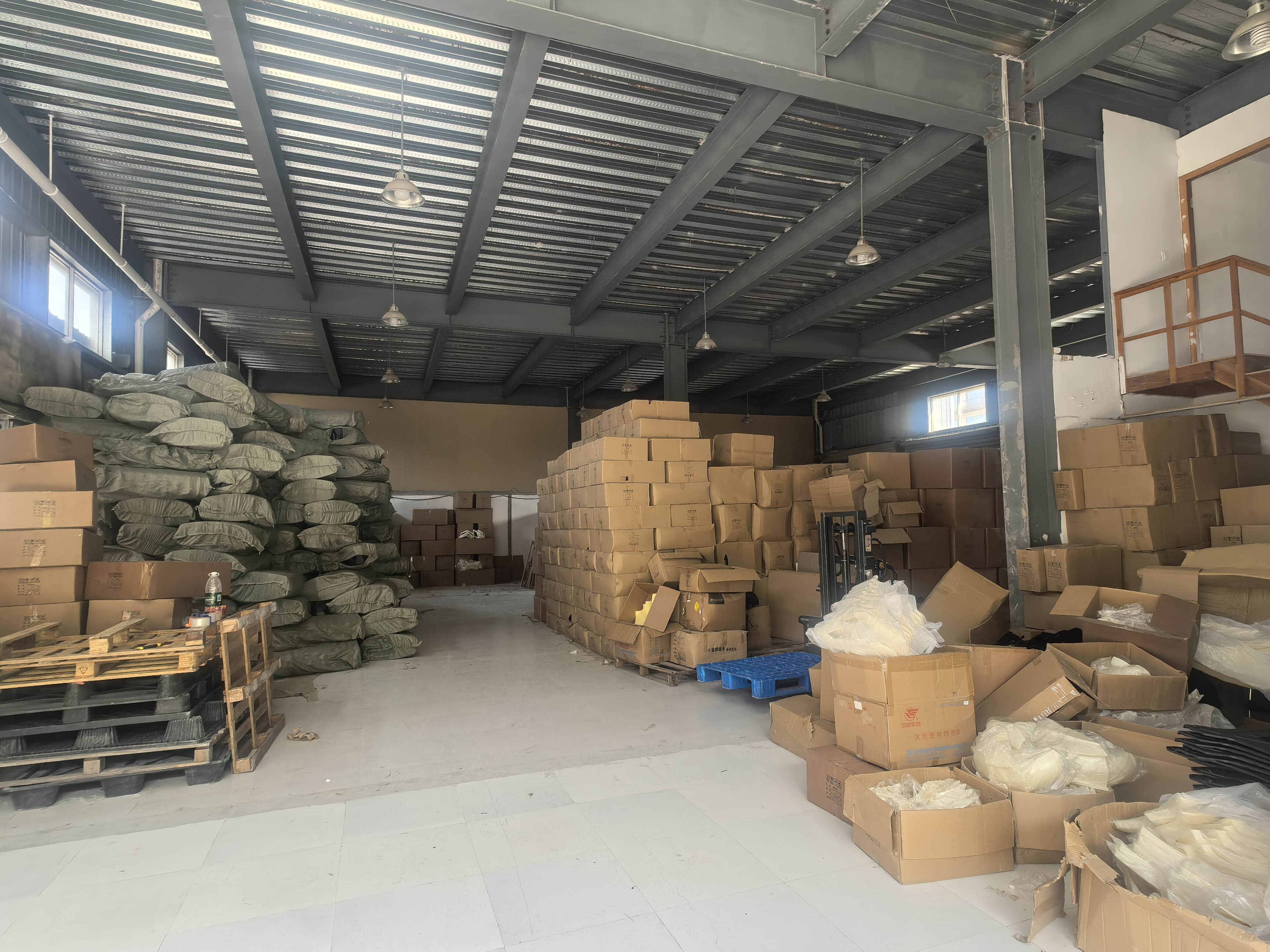 临海市沿江镇马头山村马头山公园对面楼石山柑橘合作社房屋的租赁权