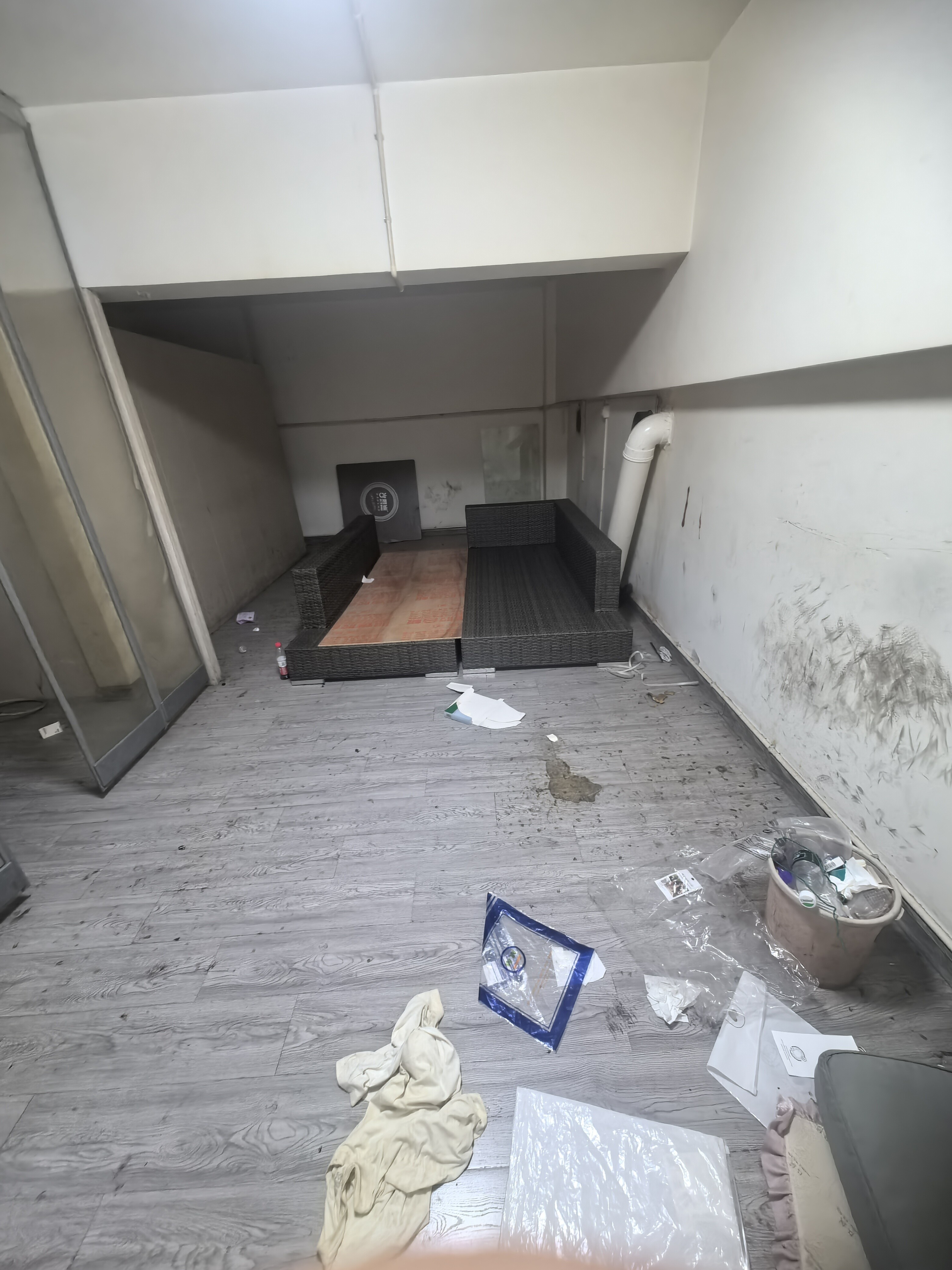 临海市古城街道鹿城路259号、261号两间店铺租赁权