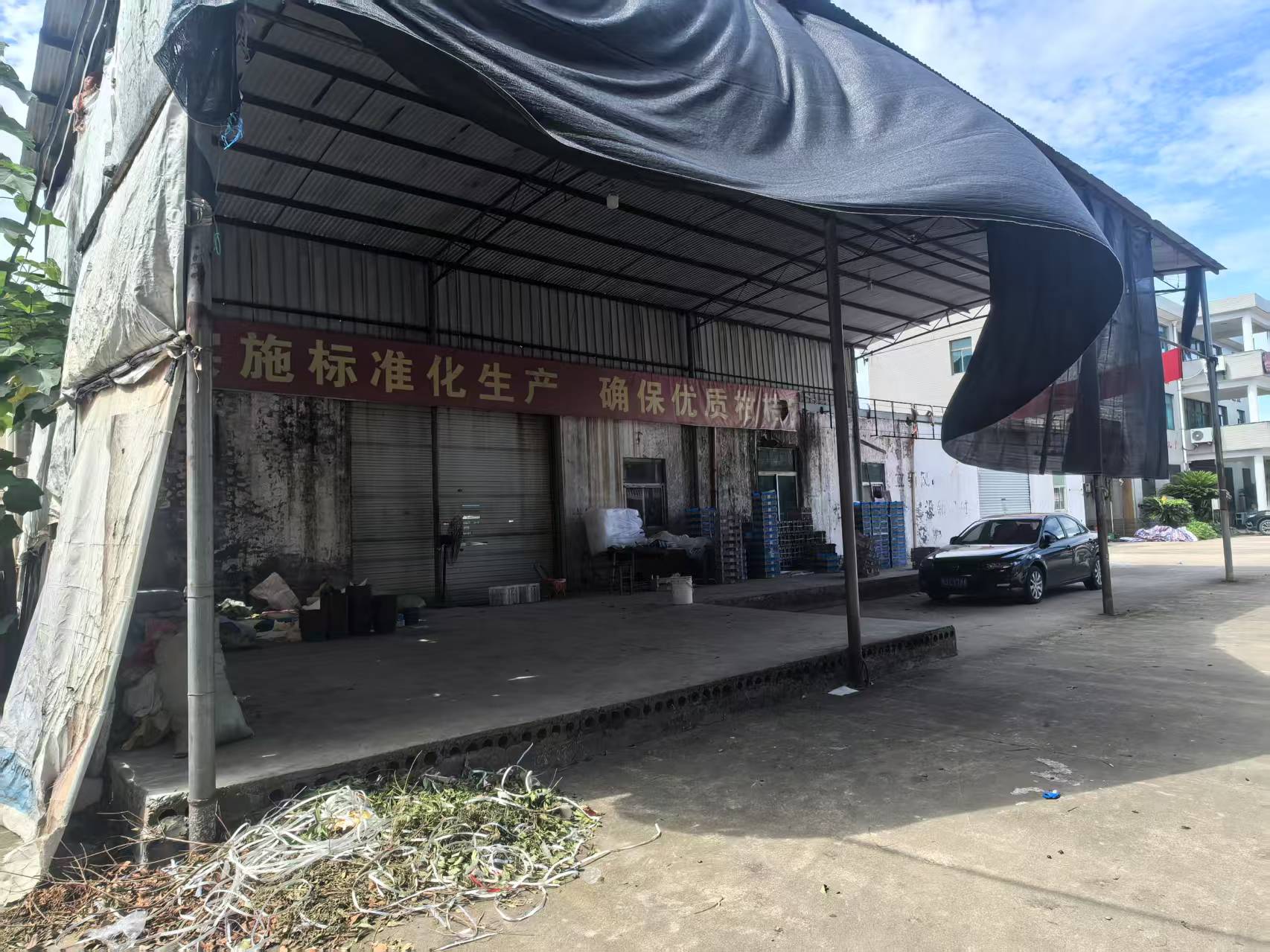 临海市涌泉镇梅岘村办公楼西边房屋和钢棚租赁权（整体出租）
