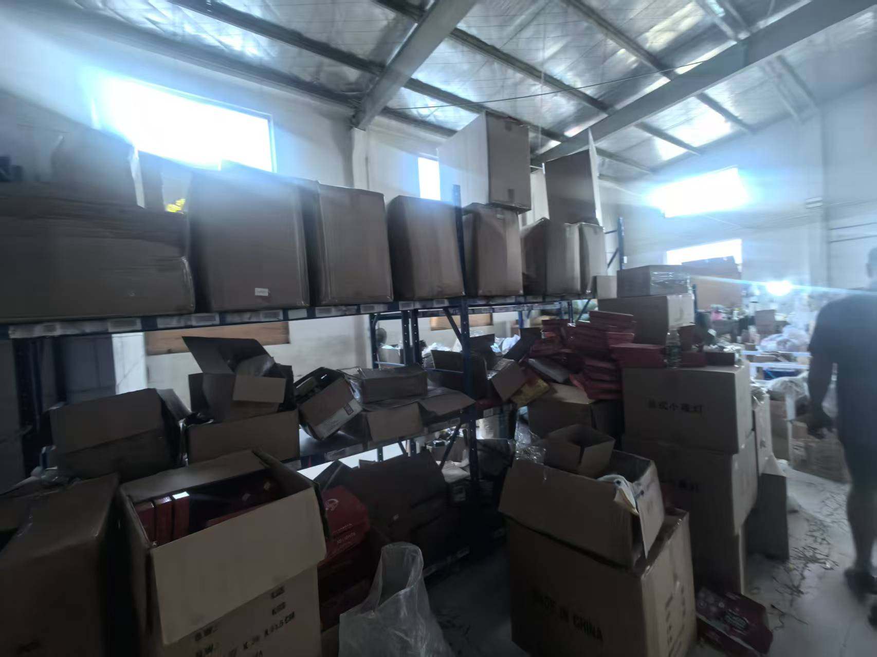 临海市大洋街道丁家洋村2-140号原农贸市场南第一、二、三间房屋的租赁权