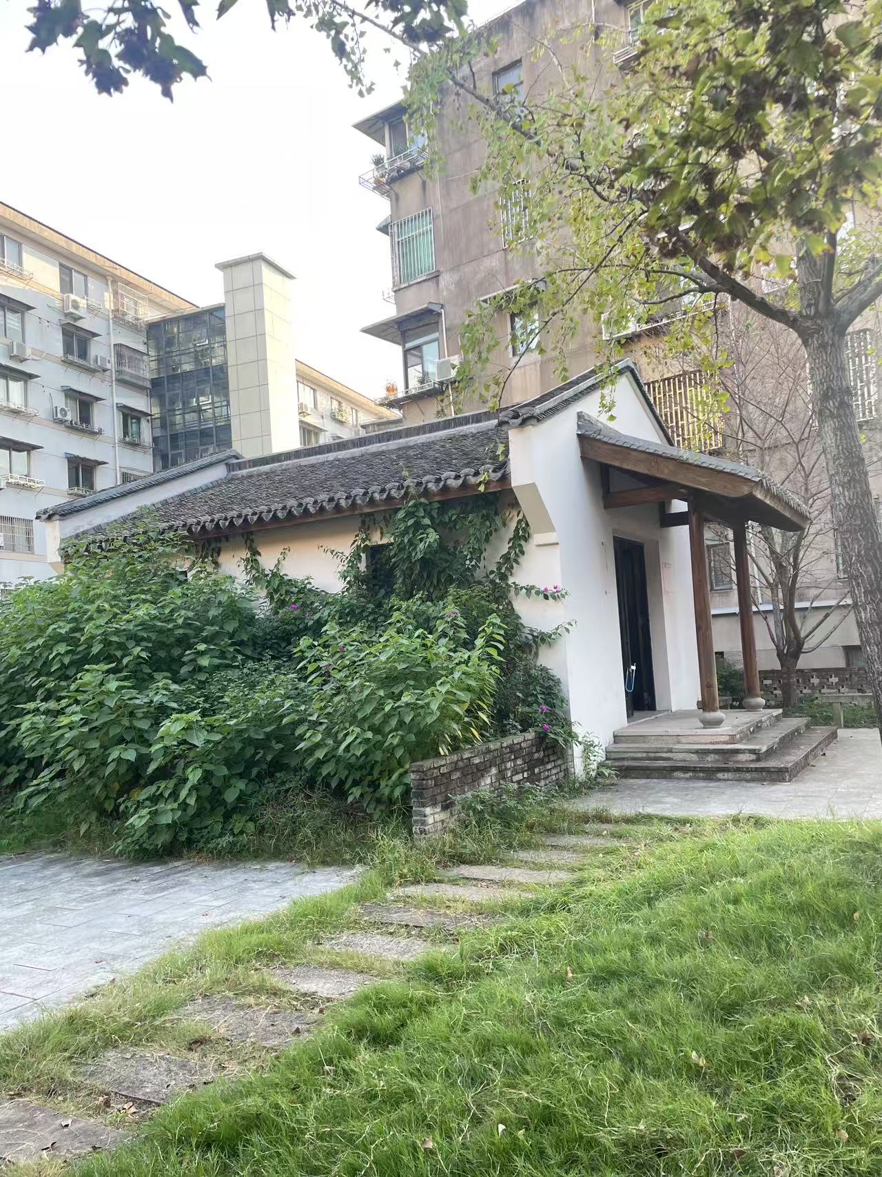 临海市古城街道鹿城路与泉井洋路交界处房屋的租赁权