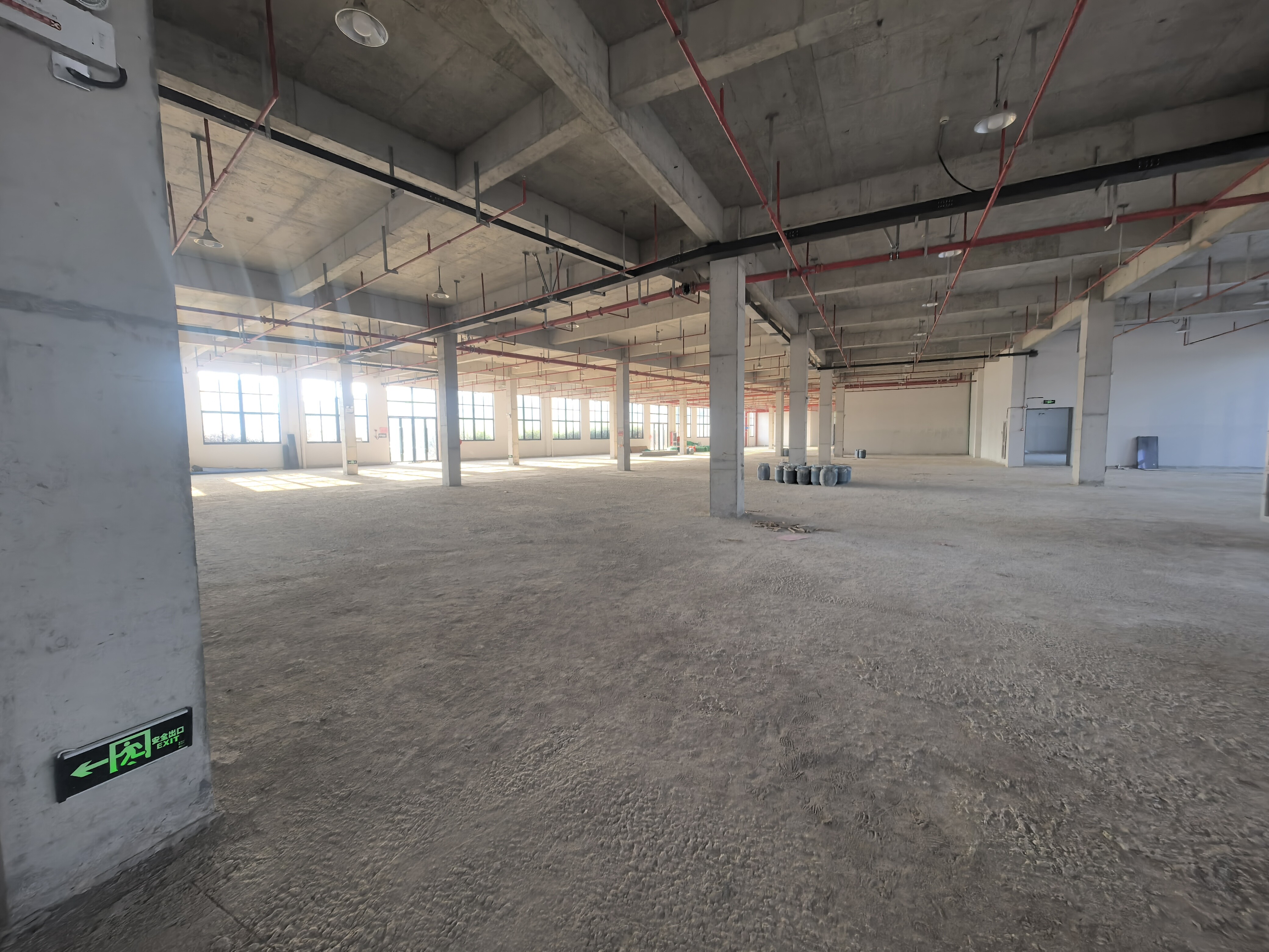 临海市大洋街道西新村农贸市场的租赁权