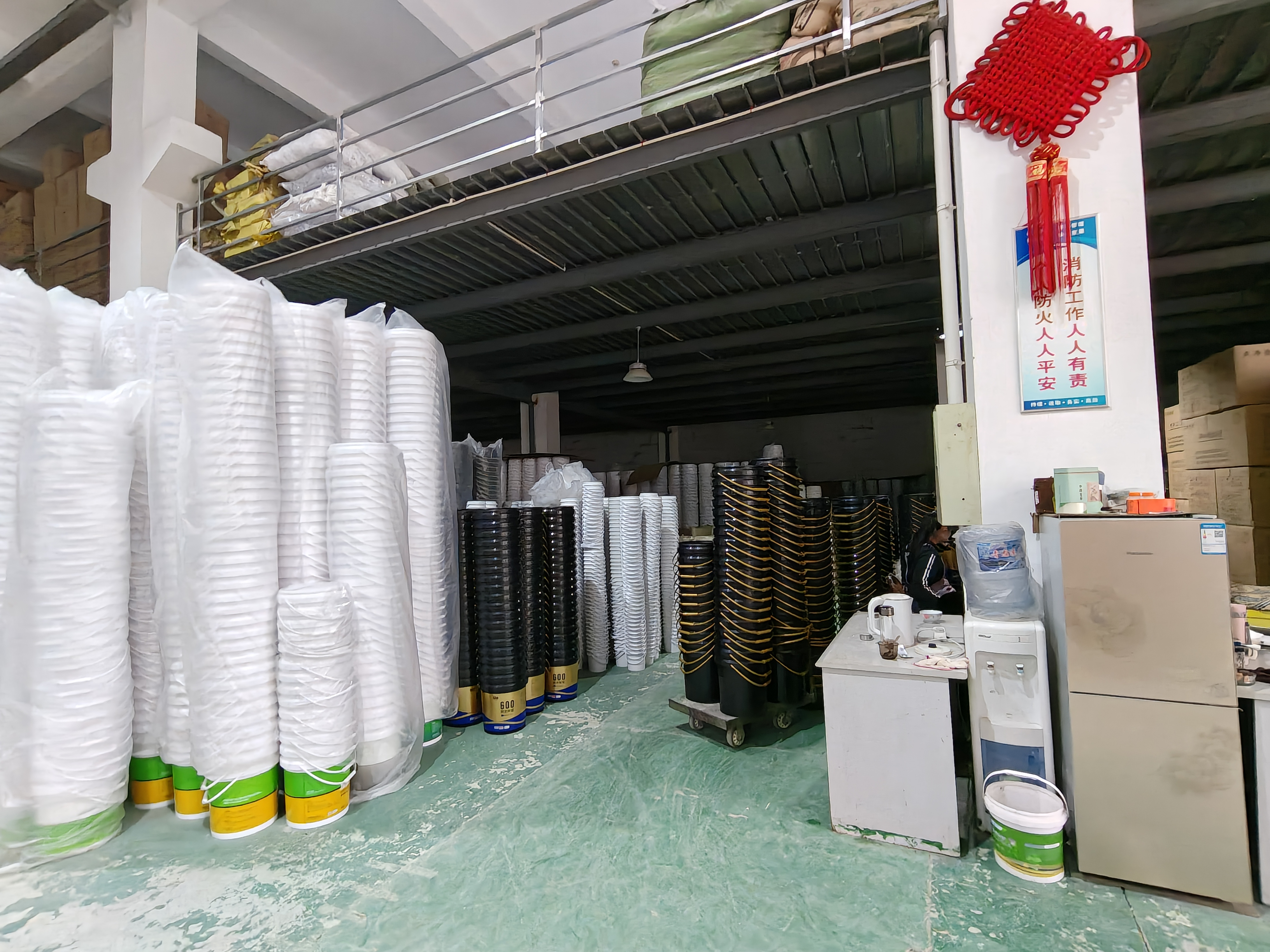 临海市沿江镇石牛村梅岙自然村房屋(一层西边和二层东边)的租赁权