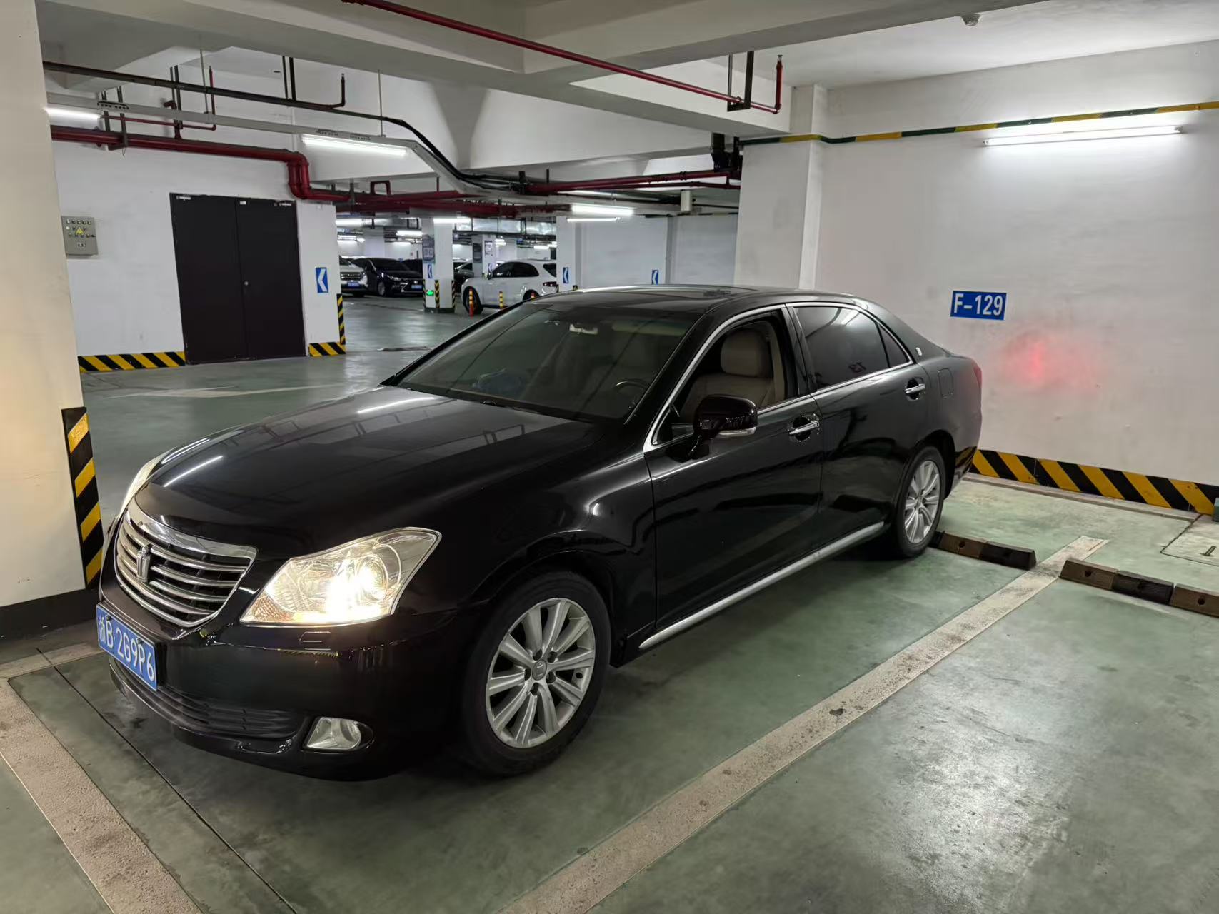 浙B2G9P6丰田牌小型轿车