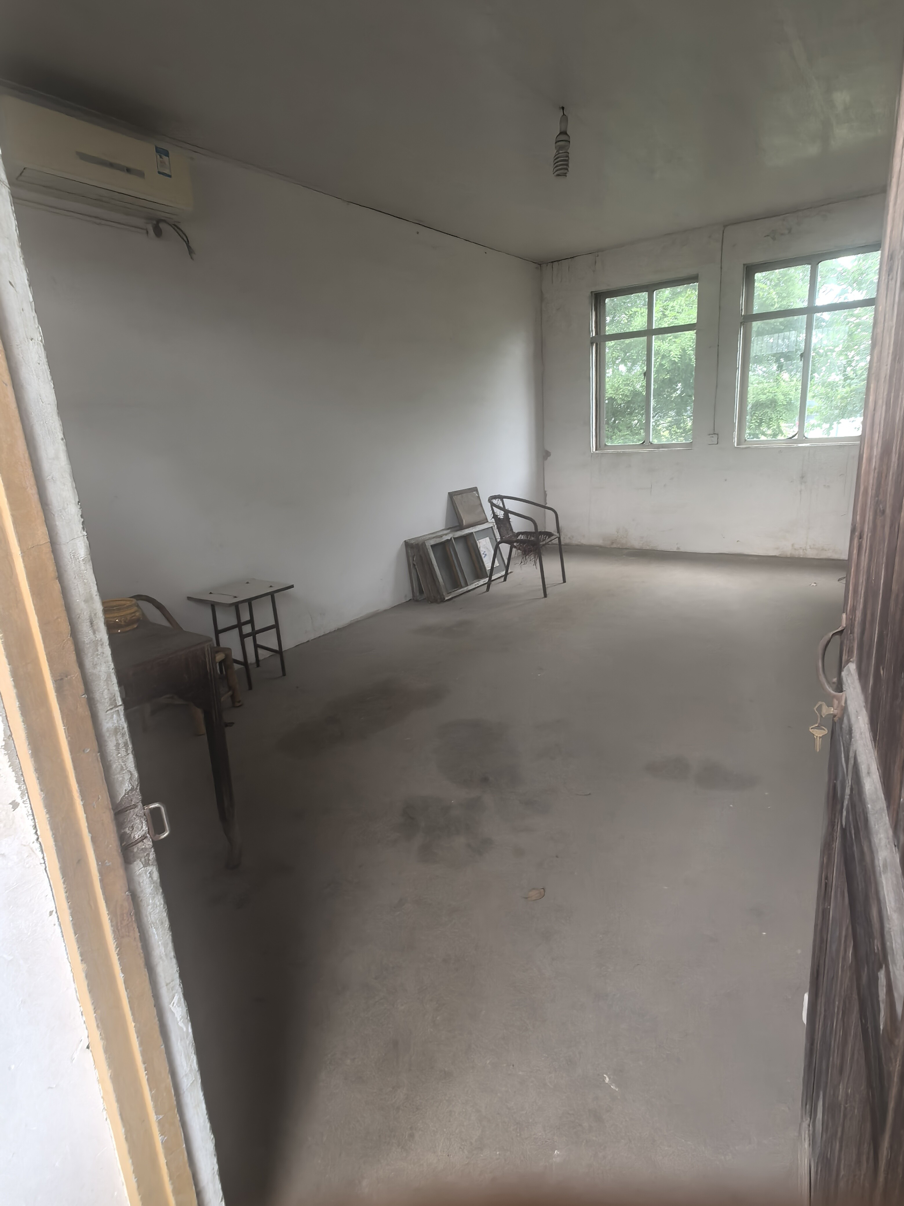 临海市大洋街道丁家洋村1-11号原老小学房屋及厂棚（整体出租）