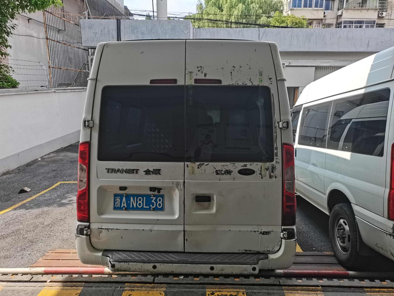序号04：浙AN8L38江铃全顺牌JX6500TA-L5车辆