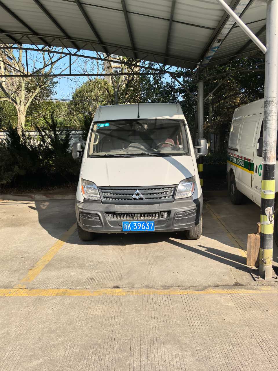 序号03:浙K39637大通SH5040 2.5终端配送车