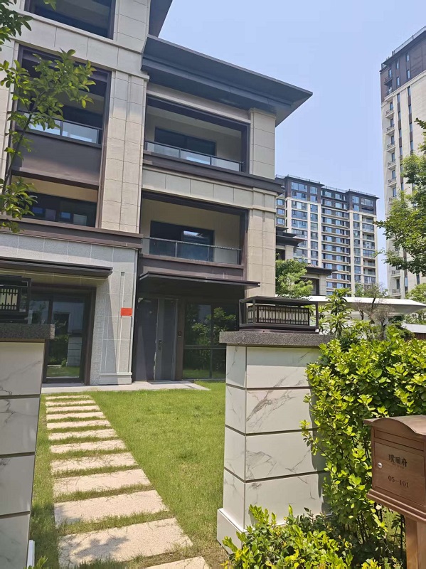 序号12：璞丽府小区，排屋5-101，254.54（含地下储藏室面积57.43）㎡
