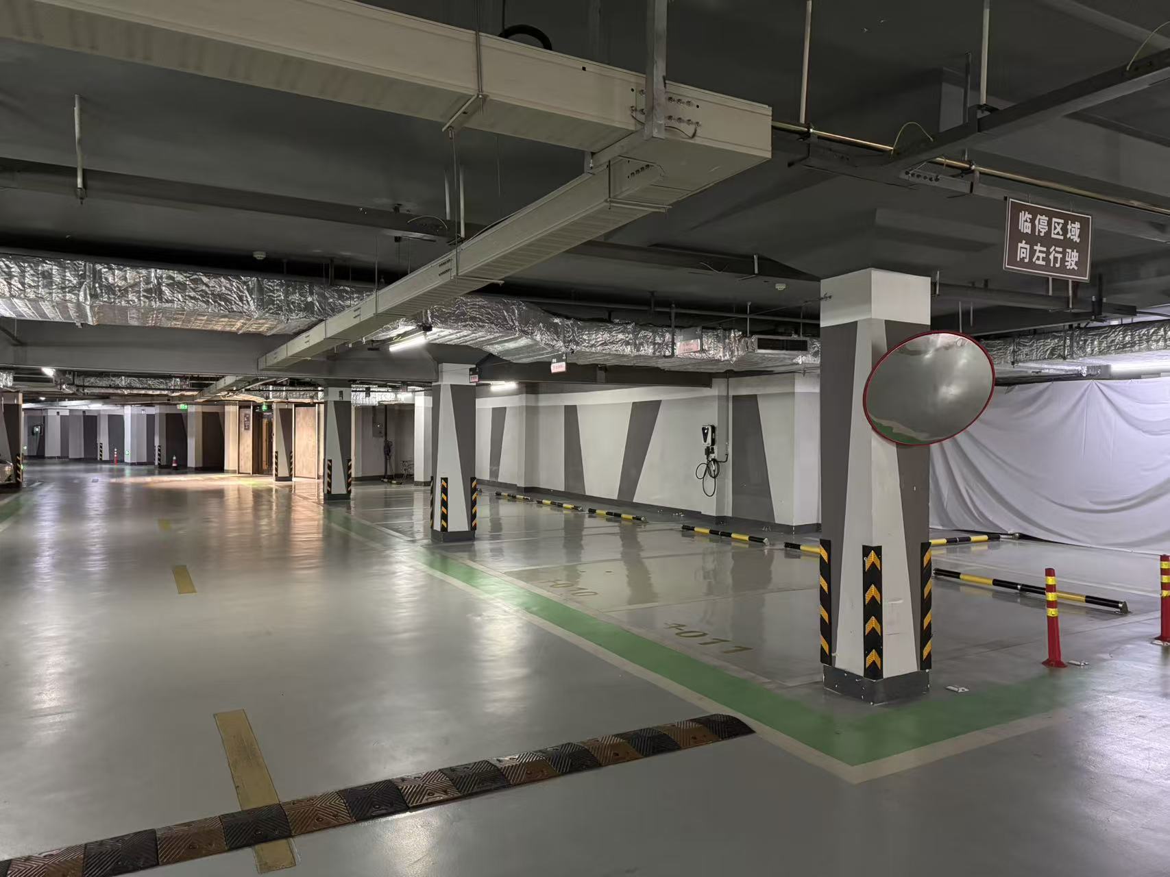 浙江省宁波市柳岸风荷23个地下停车位租赁权