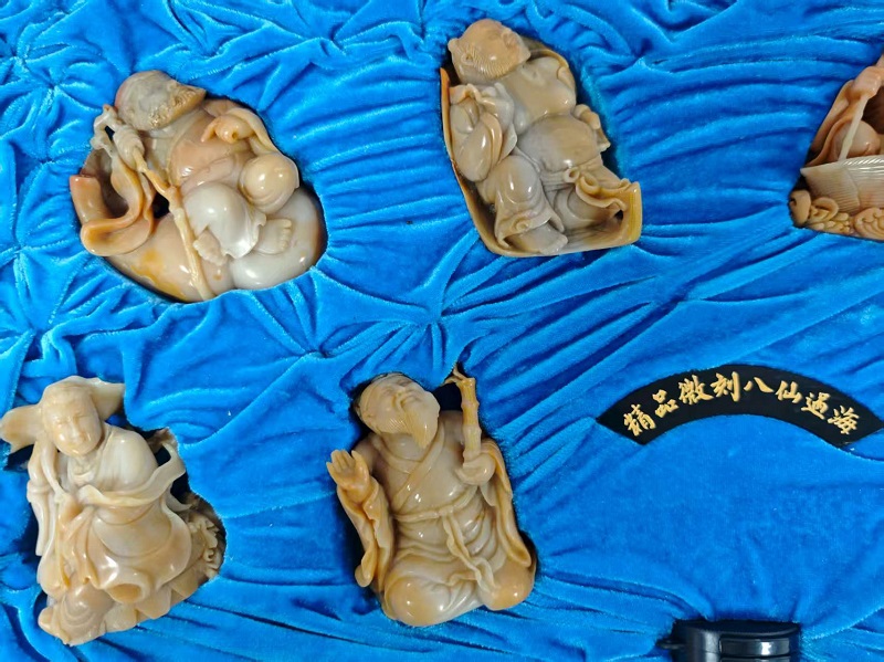 序号5,周炳元:昌化极品八仙过海,评估价65000元