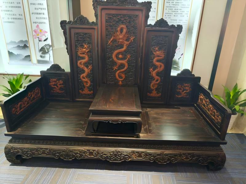 序号25,黑酸枝(大叶风檀)七屏风大宝座,评估价180000元