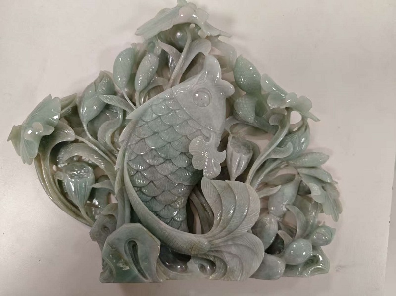 序号30,张为:翠雕连年有余摆件,评估价20000元