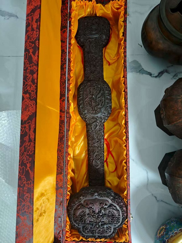 序号33,佛教用具,共16件,评估价13000元