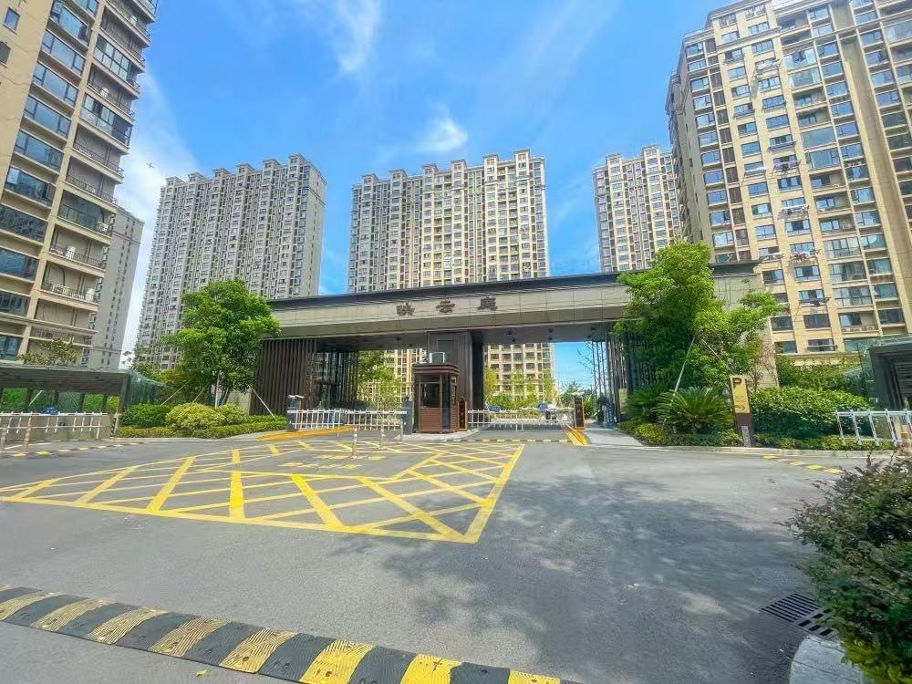 序号02：北仑区小港长山路50弄118号（映云庭）4幢607室