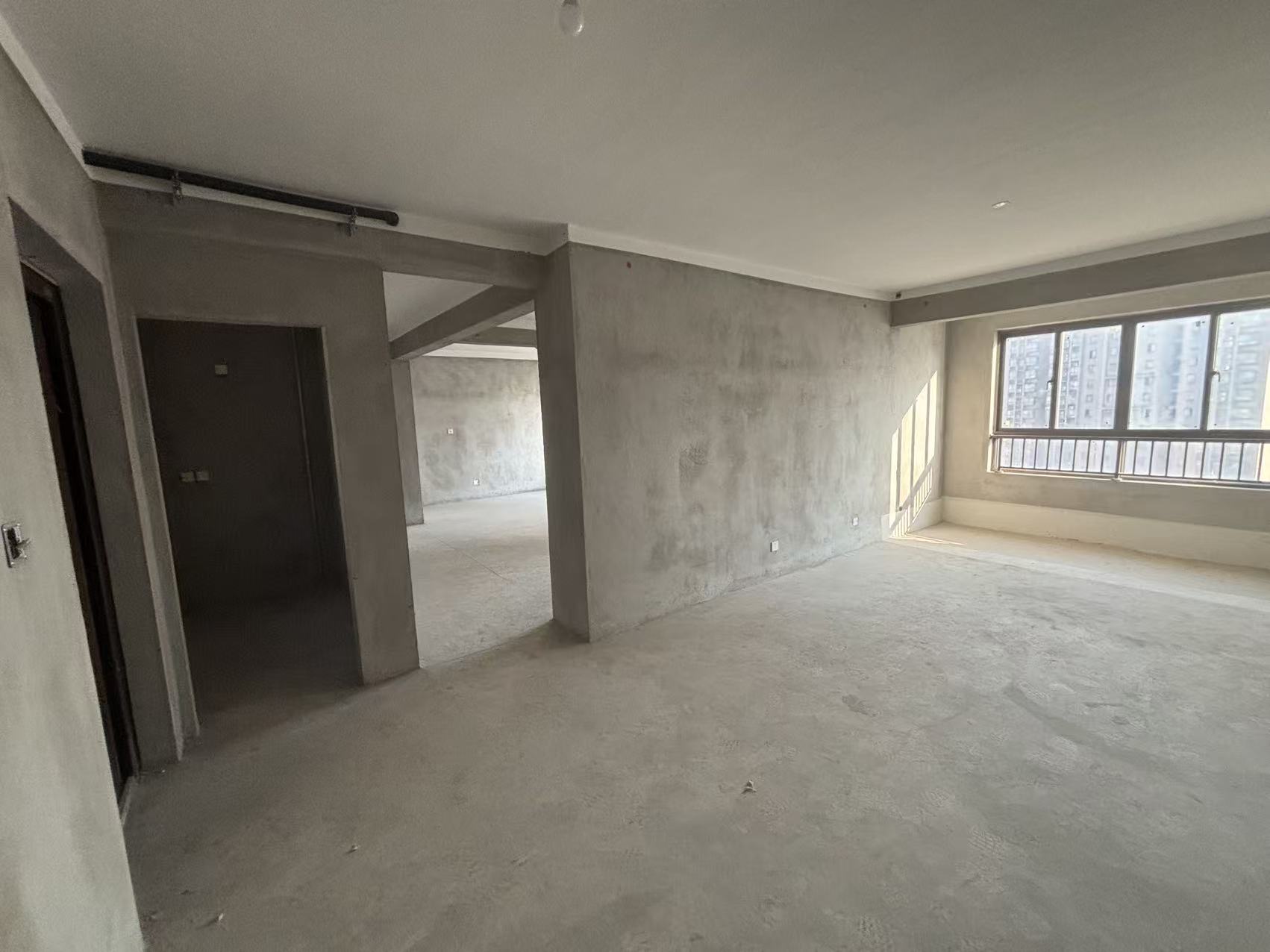 序号02：北仑区小港长山路50弄118号（映云庭）4幢607室