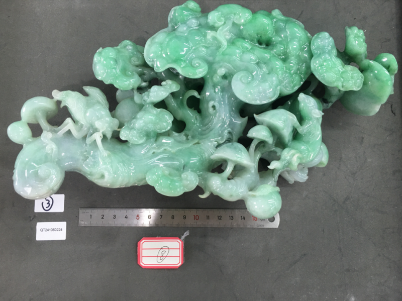 序号13,21224,翡翠摆件,评估价:80000