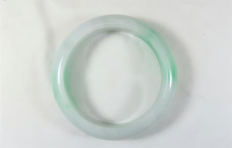 序号22，QT220381035，翡翠手镯，评估价：35000