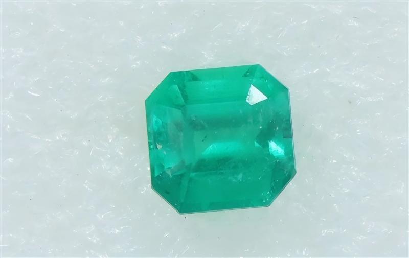 序号107,21221,祖母绿,评估价:350000