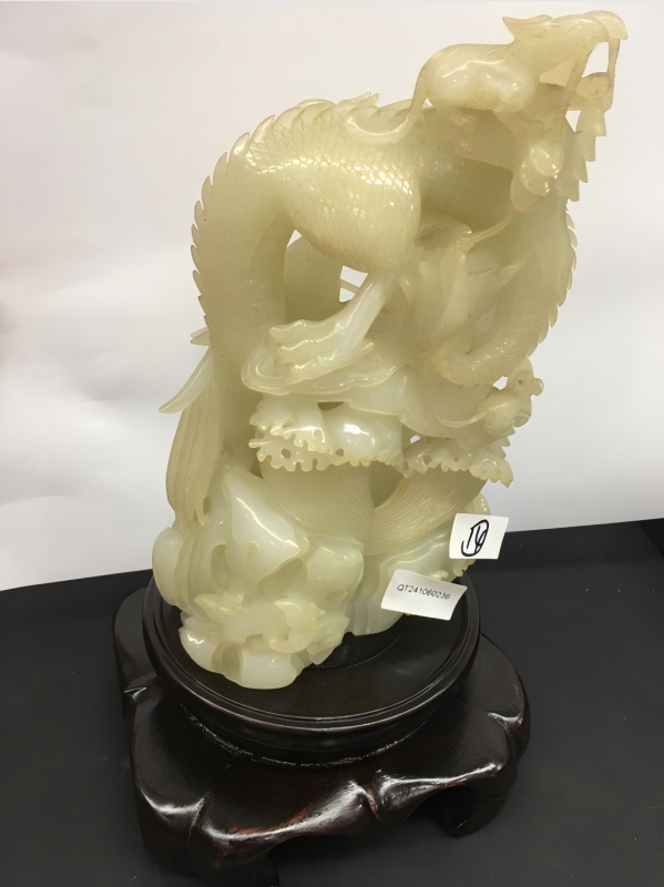 序号129,21236,和田玉摆件,评估价:20000