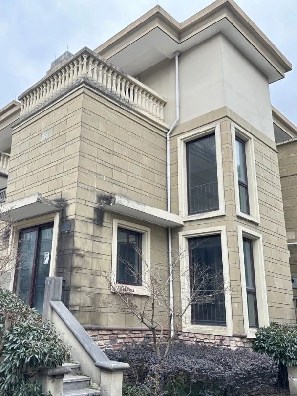 浙江省宁波市余姚市丈亭镇诺丁山郡庄园135幢B室