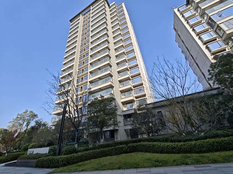 宁波市鄞州区邱隘镇湖光印小区11幢67套住宅整体租赁权