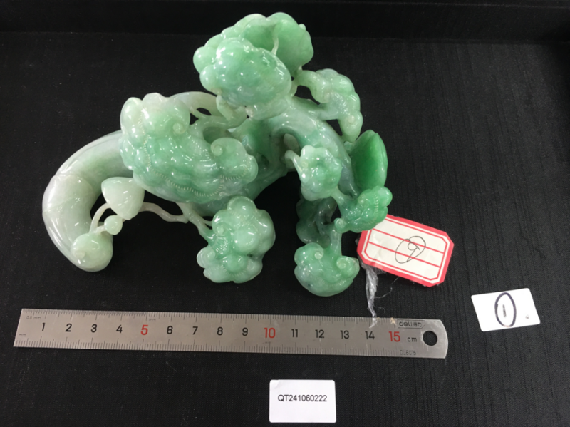 序号30，21222，翡翠摆件，评估价：25000