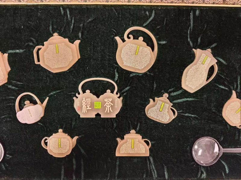 序号1，周炳元：茶壶微雕，评估价80000元