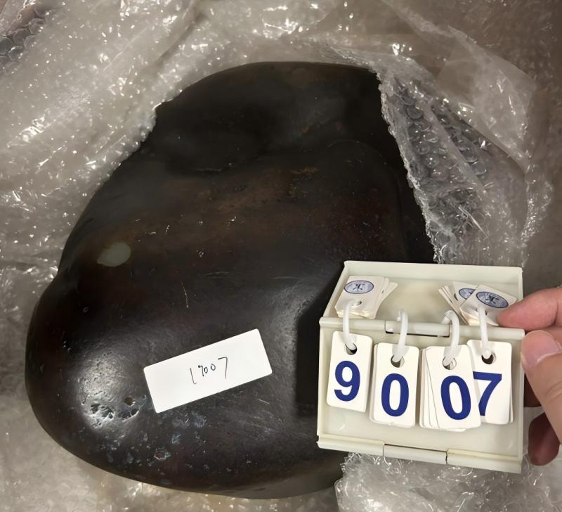 序号28，石头摆件2，评估价80000元