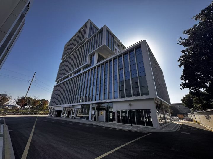 桐乡市梧桐街道世纪大道2256号2 幢9层租赁权拍卖