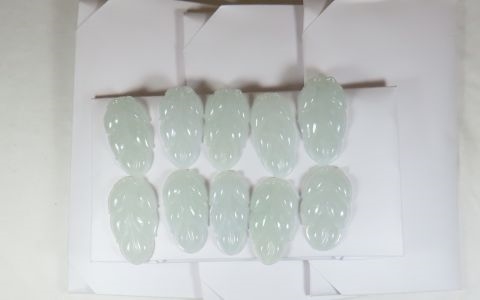 序号12，翡翠挂件，共90件