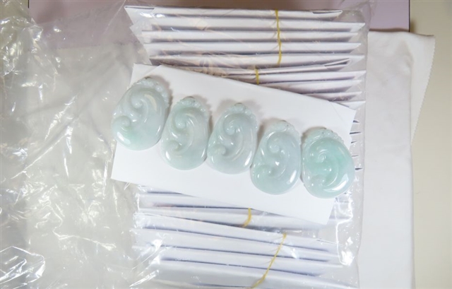 序号14，翡翠挂件，共140件