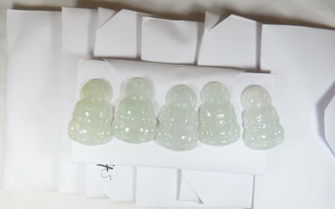 序号15，翡翠挂件，共94件